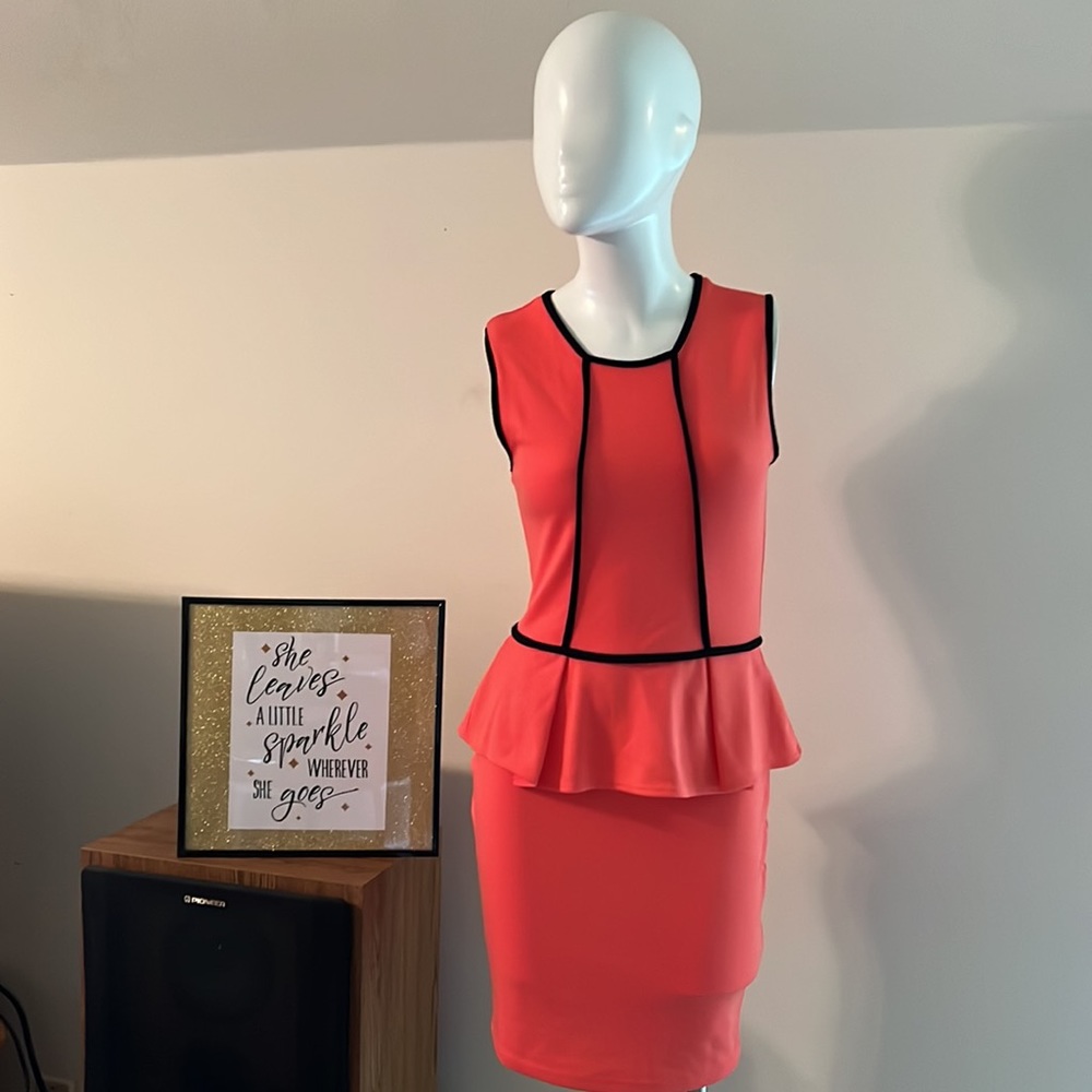 NWT Soprano Ladies Sleeveless Dress